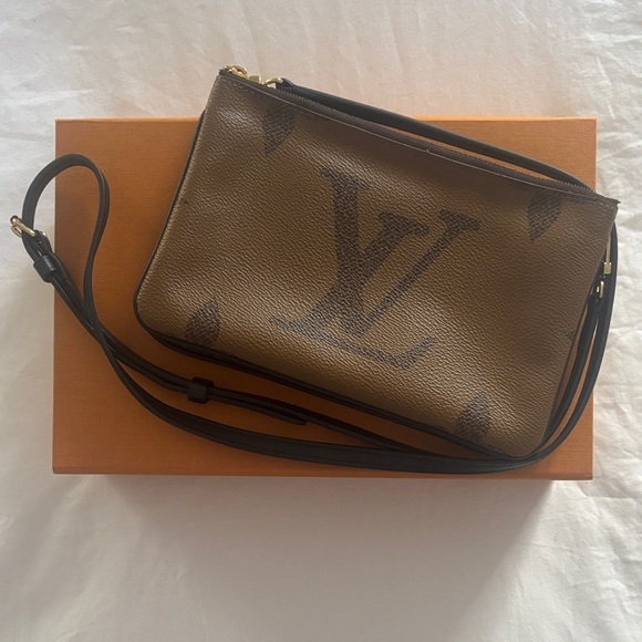 Louis Vuitton Monogram Pouch with Black Strap - Picture 1 of 7